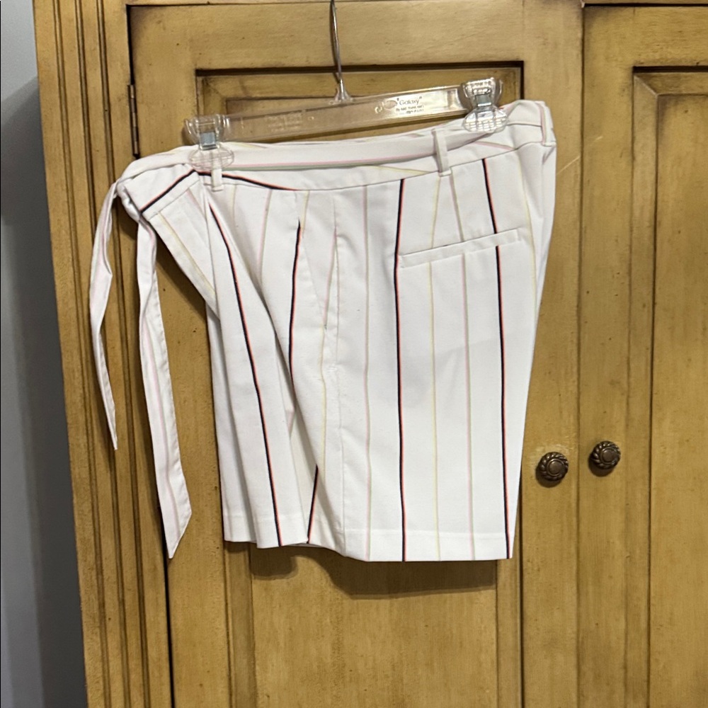 Banana Republic Women's Cream Shorts with Stripes